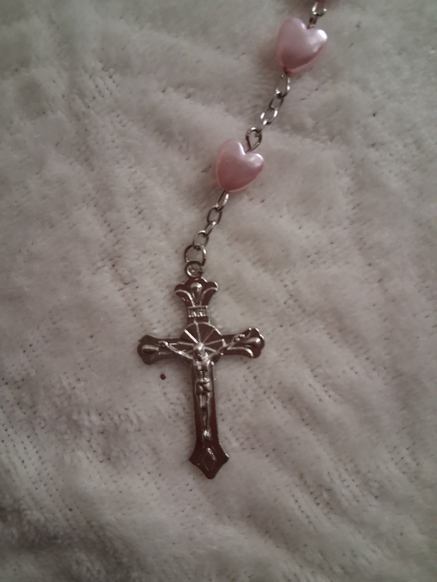 Chapelet rose perlé fantaisie – 54 cm🩷🎀